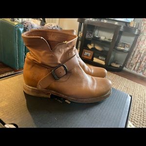 Veronica Shorty Frye boots